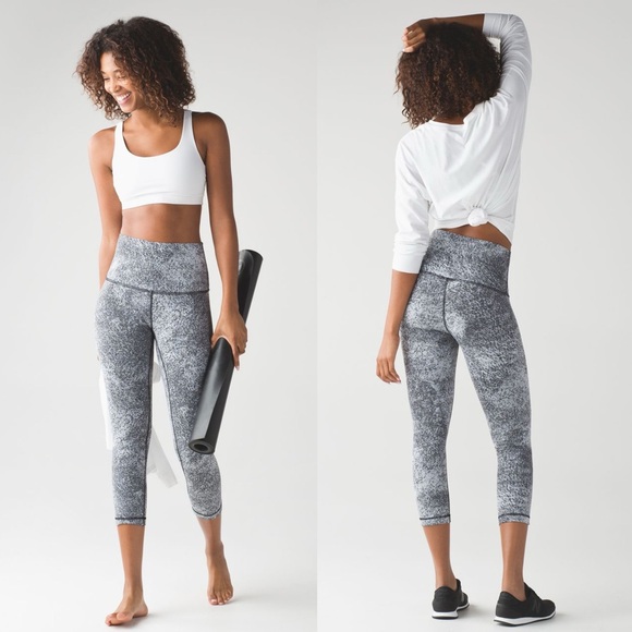 Lululemon Wunder Under Crop (Hi-Rise) Luon Spray Jacquard White Black Leggings 4 - Picture 2 of 13